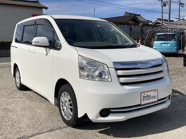 中古車 トヨタ ノア 2.0 X Lセレクション スマートキー ETC アルミ CD 