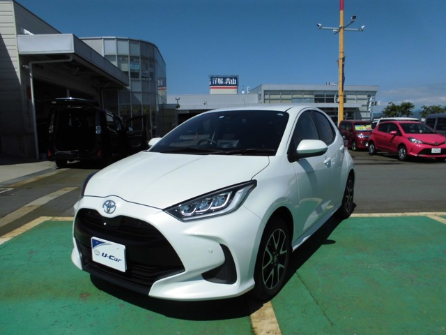 中古車 トヨタ ヤリス 1 5 Z 4wd の中古車詳細 9 000km パール 青森県 178万円 中古車情報 中古車検索なら 車 選びドットコム 車選び Com