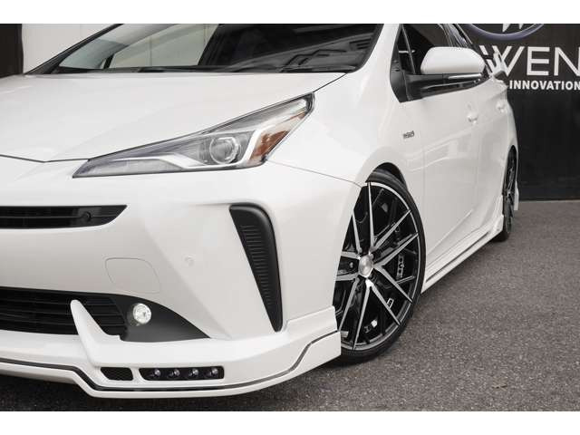 中古車 トヨタ プリウス 1 8 S Rowenデモカー車両販売 19aw 車高調 ナビ の中古車詳細 35km パール 愛知県 322万円 中古車情報 中古車検索なら 車選びドットコム 車選び Com