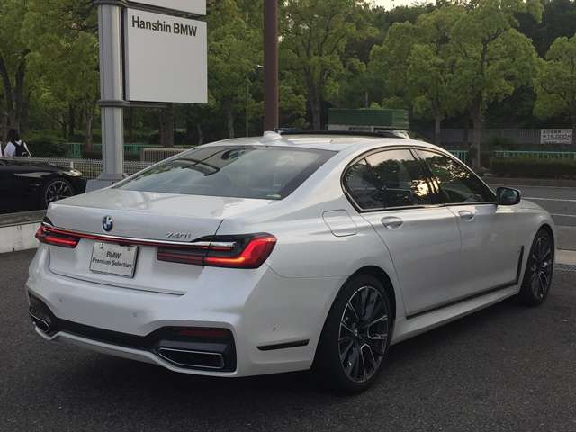 中古車 Bmw 740i Mスポーツ の中古車詳細 3 000km ホワイト 兵庫県 847万円 中古車情報 中古車検索なら 車 選びドットコム 車選び Com