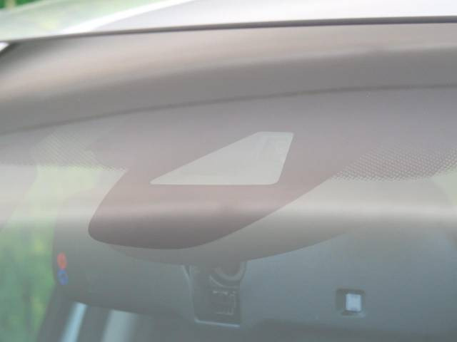 中古車 ホンダ ヴェゼル 1 5 X ホンダセンシング の中古車詳細 13 070km プラチナホワイト パール 和歌山県 169 9万円 中古車情報 中古車検索なら 車選びドットコム 車選び Com