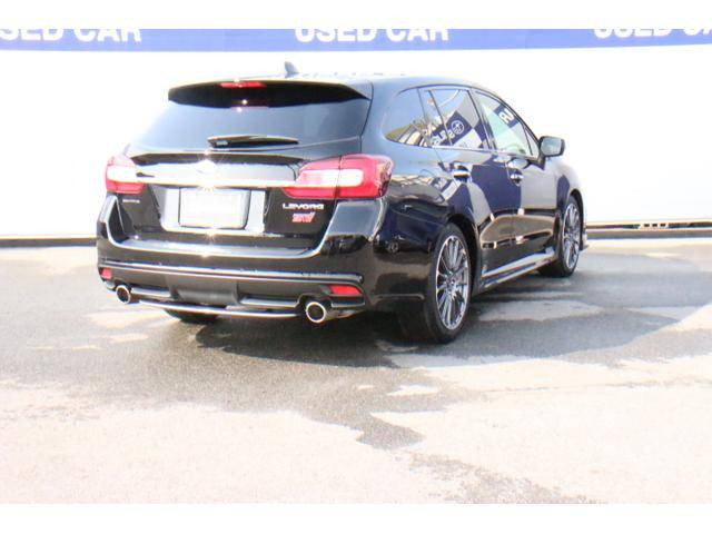 中古車 スバル レヴォーグ 1 6 Sti スポーツ アイサイト 4wd の中古車詳細 33 000km ブラックメタリック 広島県 308万円 中古車情報 中古車検索なら 車選びドットコム 車選び Com