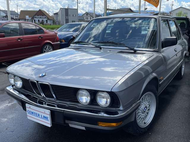 中古車 Bmw 5i 5i の中古車詳細 シルバー 長野県 価格応談 中古車情報 中古車検索なら 車選びドットコム 車選び Com