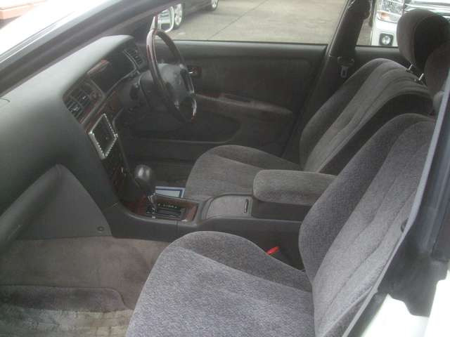 中古車 トヨタ マークii 2 0 グランデ レガリア Gエディション 運転席パワーシート Hidライト フォグ の中古車詳細 70 000km ホワイトパール 埼玉県 35万円 中古車情報 中古車検索なら 車選びドットコム 車選び Com