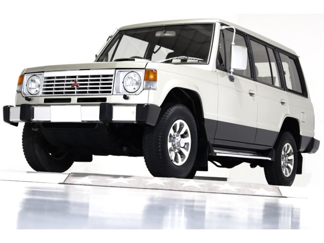 中古車 三菱 パジェロ 2 5 ミッドルーフ エクシード ディーゼル 4wd 新品タイベル交換 丸目 背面タイヤカバー の中古車詳細 38 000km ゴールド 群馬県 268万円 中古車情報 中古車検索なら 車選びドットコム 車選び Com