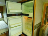 2ドア大型冷蔵庫 ACとガスの2ウェイ式