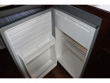 冷蔵庫です!いつでも冷たい飲み物をお飲み頂けます!12Vのサブバッテリーより電源供給して
