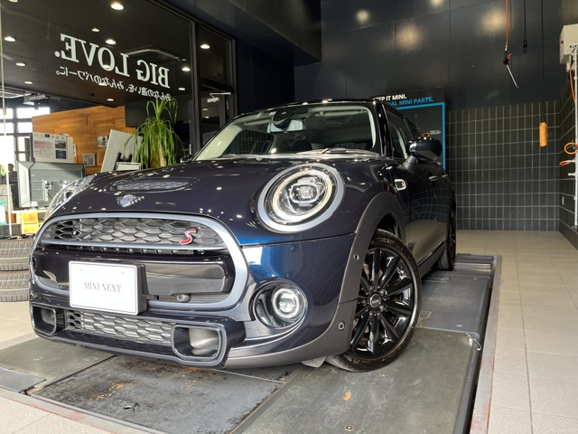中古車 Bmw Mini ミニ クーパー S 5ドア Dct の中古車詳細 4 000km ダークブルーツートンブラック 山梨県 398万円 中古車情報 中古車検索なら 車選びドットコム 車選び Com