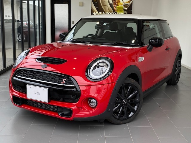 中古車 Bmw Mini ミニ クーパー S 3ドア Dct の中古車詳細 3 000km レッドホワイトツートン 福岡県 369 8万円 中古車情報 中古車検索なら 車選びドットコム 車選び Com