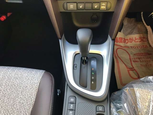 中古車 トヨタ ヤリスクロス 1 5 ハイブリッド Z 新車8型ディスプレイ パノラマバックカメラ の中古車詳細 新車 ホワイトブラック2 大阪府 2万円 中古車情報 中古車検索なら 車選びドットコム 車選び Com