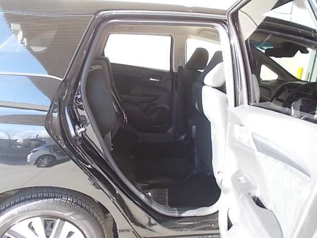 中古車 ホンダ シャトル 1 5 G ホンダセンシング 助手席回転シート車 4wd の中古車詳細 9 000km ブラック 東京都 195万円 中古車情報 中古車検索なら 車選びドットコム 車選び Com