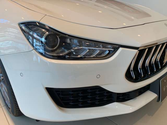 中古車 マセラティ ギブリ 3 0 ディーゼル の中古車詳細 2 000km ホワイト 愛知県 680万円 中古車情報 中古車検索なら 車 選びドットコム 車選び Com