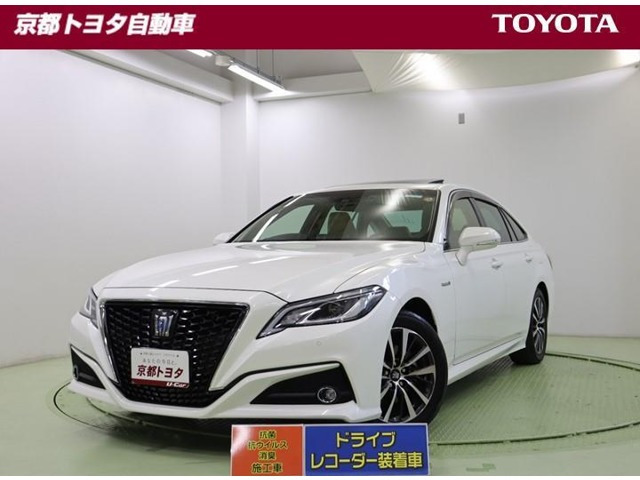 中古車 トヨタ クラウンハイブリッド 2 5 S Cパッケージ の中古車詳細 33 000km パールメタリック 京都府 352万円 中古車情報 中古車検索なら 車選びドットコム 車選び Com