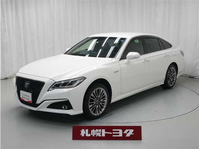 中古車 トヨタ クラウンハイブリッド 2 5 G エグゼクティブ Four 4wd の中古車詳細 34 000km パールメタリック 北海道 498万円 中古車情報 中古車検索なら 車選びドットコム 車選び Com