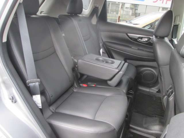 中古車 日産 エクストレイル 2 0 xi Vセレクション 4wd の中古車詳細 5 000km グレーメタリック 愛知県 253 8万円 中古車情報 中古車検索なら 車選びドットコム 車選び Com