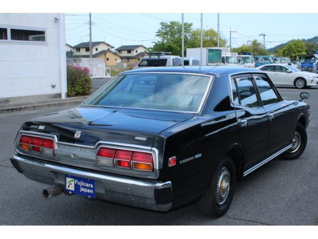 中古車 日産 セドリック 2 0 デラックス ベンチシート 6人乗り の中古車詳細 360km ブラック 広島県 369万円 中古車 情報 中古車検索なら 車選びドットコム 車選び Com