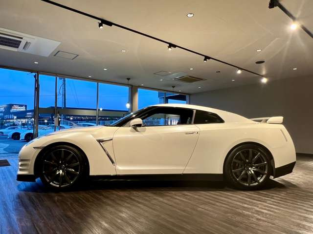 最高品質の 中古車 日産 Gt R 15モデル 中期 Led稲妻ヘッドライト Www Ampselectric Com