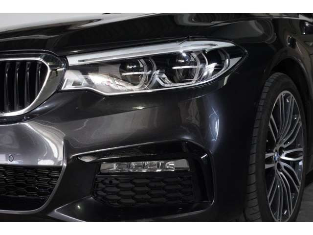 中古車 Bmw 530e 530e Iパフォーマンス Mスポーツ の中古車詳細 26 000km グレー 東京都 368万円 中古車情報 中古車検索なら 車選びドットコム 車選び Com