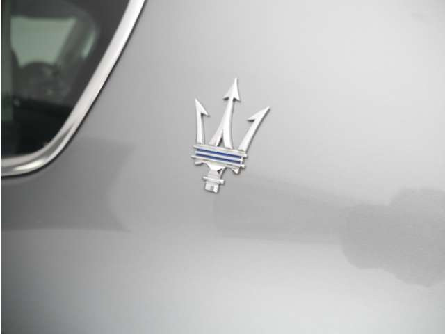 中古車 マセラティ レヴァンテ Gt ハイブリッド 4wd の中古車詳細 2 000km グレーブルーメタリック 東京都 1 230万円 中古車情報 中古車検索なら 車選びドットコム 車選び Com