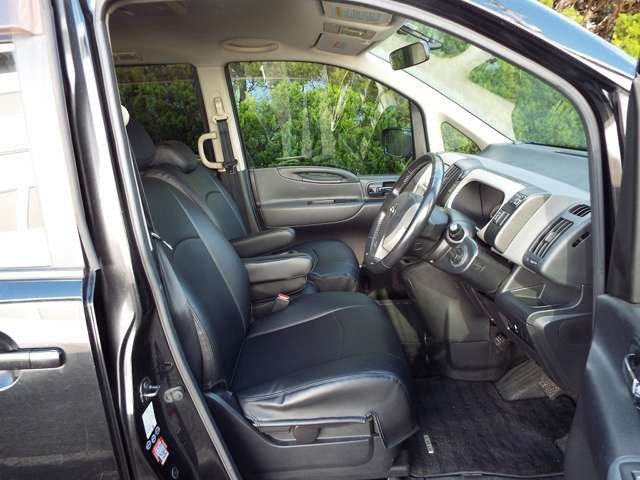 日産 セレナ 2.0 ハイウェイスター ナビ・ETC 左側パワースライドドア