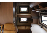 常設二段ベッドを備えたハイエースキャブコンの人気モデル「セレンゲティ」!