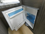 DC65L冷蔵庫も装備しております。