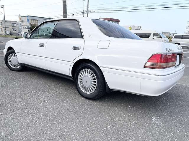 中古車 トヨタ クラウン 3.0 ロイヤルサルーンG GPSボイス