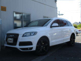 Q7 3.6 FSI クワトロ Sラインパッケージ 4WD 3列黒革 スマートキーHDDナビBカメラ