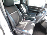 運転席と助手席には快適装備のシートヒーターが装備されております。