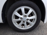純正アルミホイールに155/65R14のタイヤの様子です!