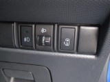 ライト高さ調節やスライドドアなど各ボタンはハンドル右側から操作可能です!