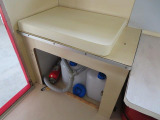 2槽のシンクは使用しない際には蓋をして作業台としても利用可能です!!
