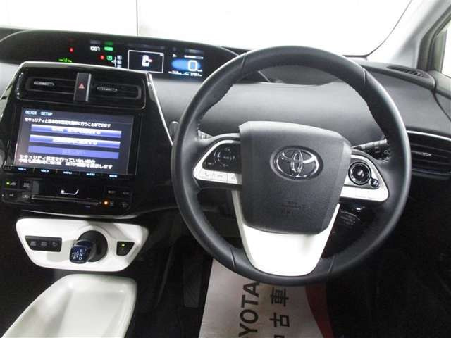 中古車 トヨタ プリウス 1.8 A ツーリングセレクション E-Four 4WD の中古車詳細 (38,000km, シルバーメタリック, 岩手県,  218万円) | 中古車情報・中古車検索なら【車選びドットコム（車選び.com）】