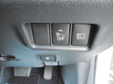 使いやすい位置にまとめられたスイッチ。安全運転機能装置も装備。