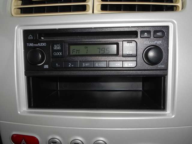 オーディオデッキ   CD   FM AM   三菱  純正