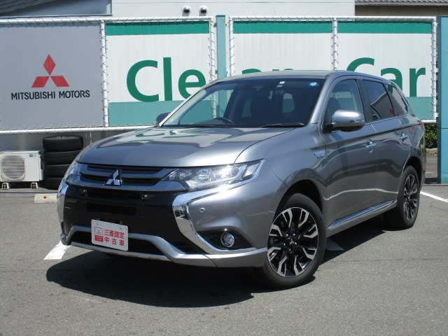 中古車 三菱 アウトランダーPHEV 2.0 G ナビパッケージ 4WD の中古車