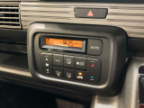 操作ボタンが大きくシンプルなエアコンです。運転中の操作もしやすいです!