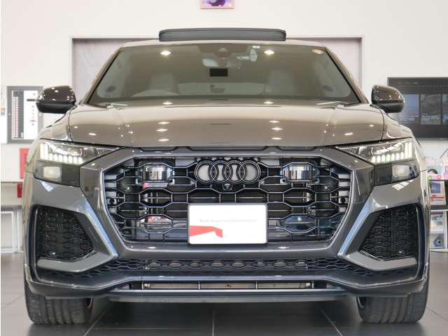 中古車 アウディ Q8 の中古車詳細 (15,000km, シルバーグレー, 広島県