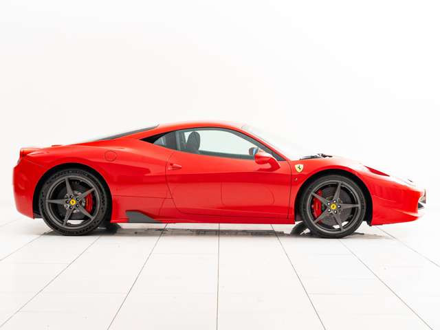 フェラーリ 458イタリア F1 DCT 正規D車カーボンLED赤黒レザー