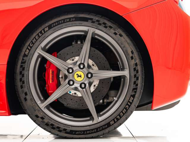 フェラーリ 458イタリア F1 DCT 正規D車カーボンLED赤黒レザー