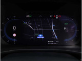 Google搭載の新インフォテイメントシステム。スピードメーターにもマップを表示することで目線を大きく動かすことなく旅程を確認できます。