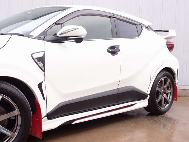 中古車 トヨタ C-HR 1.2 G-T 4WD 1オーナーSD地デジナビENKEI18AW