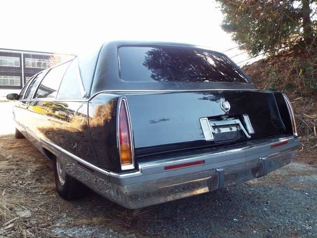 キャデラック フリートウッド ブロアム リムジン 霊柩車 6人乗り の