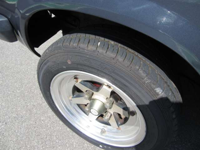 1993 Nissan Sunny Truck 1.2 Deluxe photo 9