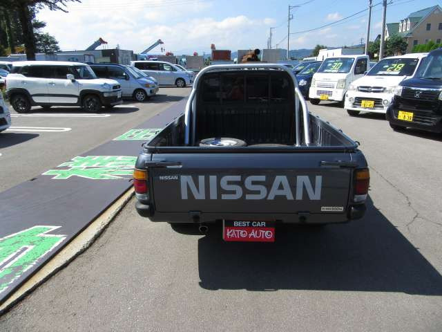 1993 Nissan Sunny Truck 1.2 Deluxe photo 6