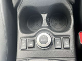 燃費性能に優れる「2WD」、自動的に前後トルク配分を行う「AUTO」、高い走破性を発揮する「LOCK」の3つのモードを、スイッチ操作で簡単に切り換えられます!
