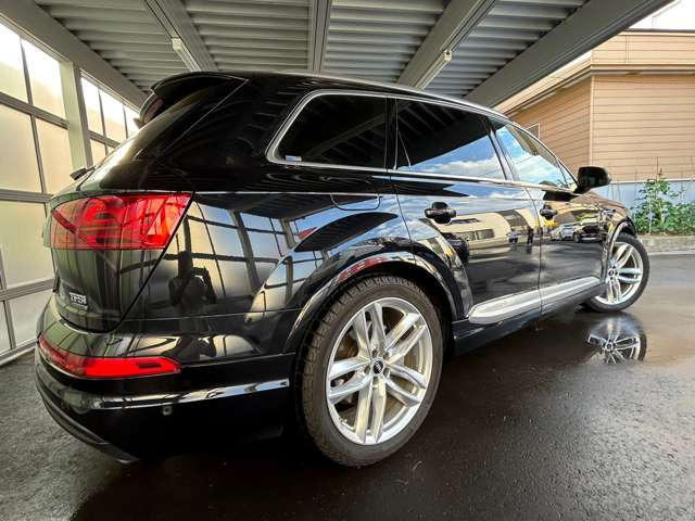 中古車 アウディ Q7 3.0 TFSI クワトロ Sラインパッケージ 4WD の中古