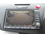 バックカメラ搭載なので後退時に車の後ろがモニターに映し出されます。