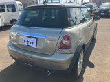展示場には常時20以上展示しております。在庫車詳細などお気軽にご相談下さい。