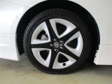 215/45R17 スタッドレスタイヤ+純正アルミホイール(ブラック塗装・樹脂加飾パーツ・センターオーナメント付)。・・・各メーカー新品タイヤ(夏・冬用)のご購入の注文も承ります。